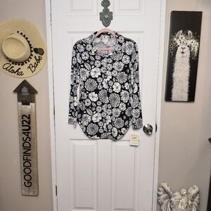LulaRoe Valentina Floral Black & White Button Up Top Shirt Size XS NWT